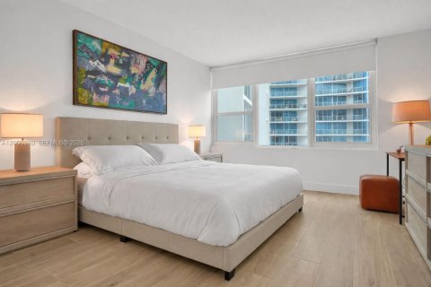 Copropriété à louer à Hollywood, Floride: 2 chambres, 104.05 m2 № 2170147 - photo 12
