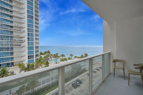 Copropriété à louer à Hollywood, Floride: 2 chambres, 104.05 m2 № 2170147 - photo 10