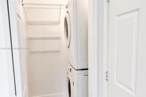 Снять в аренду кондоминиум в Майами, Флорида 2 спальни, 71.35м2, № 2077361 - фото 14