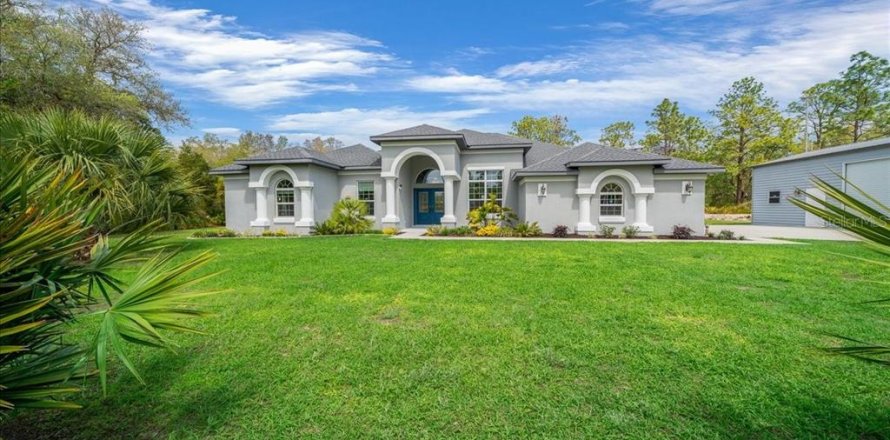 Villa ou maison à Crystal River, Floride 4 chambres, 249.72 m2 № 2118859