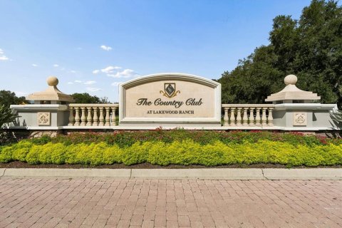 House in Lakewood Ranch, Florida 2 bedrooms, 273.23 sq.m. № 2368870 - photo 2