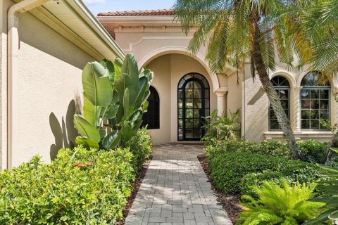 House in Lakewood Ranch, Florida 2 bedrooms, 273.23 sq.m. № 2368870 - photo 4
