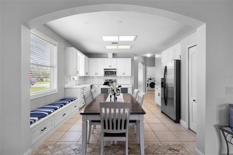 House in Winter Garden, Florida 4 bedrooms, 185.06 sq.m. № 1744200 - photo 17