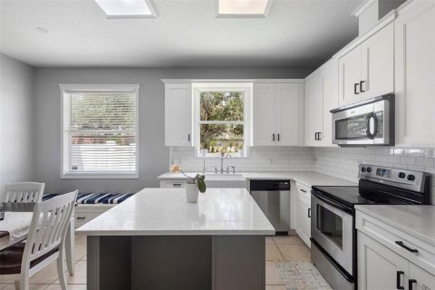 House in Winter Garden, Florida 4 bedrooms, 185.06 sq.m. № 1744200 - photo 20