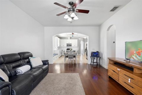 House in Winter Garden, Florida 4 bedrooms, 185.06 sq.m. № 1744200 - photo 24