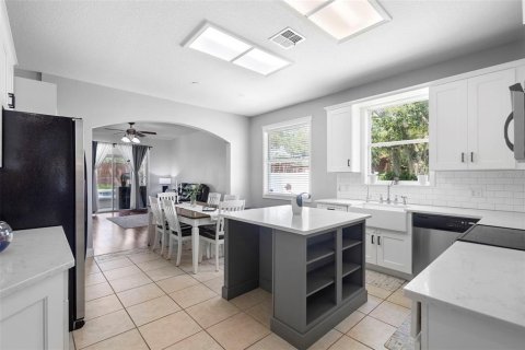 House in Winter Garden, Florida 4 bedrooms, 185.06 sq.m. № 1744200 - photo 14