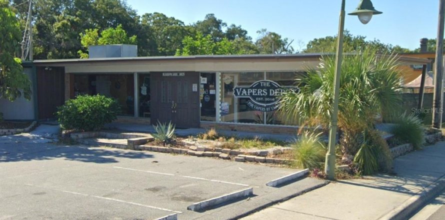 Propiedad comercial en Largo, Florida 123.19 m2 № 1759686