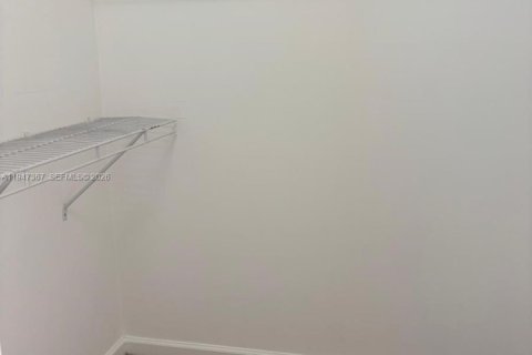 House in Miramar, Florida 4 bedrooms, 238.39 sq.m. № 2003374 - photo 29