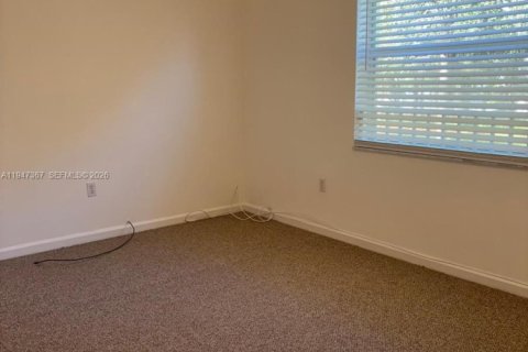 House in Miramar, Florida 4 bedrooms, 238.39 sq.m. № 2003374 - photo 21