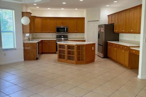 House in Miramar, Florida 4 bedrooms, 238.39 sq.m. № 2003374 - photo 12