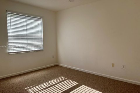 House in Miramar, Florida 4 bedrooms, 238.39 sq.m. № 2003374 - photo 23