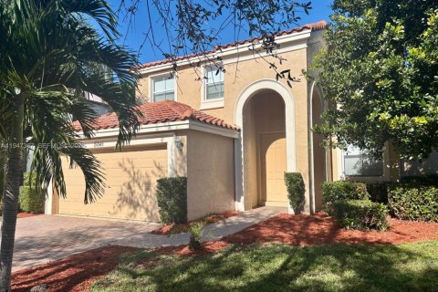 House in Miramar, Florida 4 bedrooms, 238.39 sq.m. № 2003374