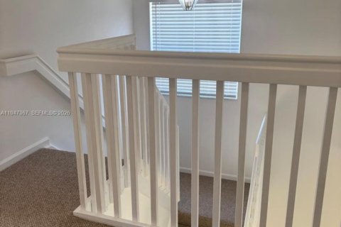 House in Miramar, Florida 4 bedrooms, 238.39 sq.m. № 2003374 - photo 25