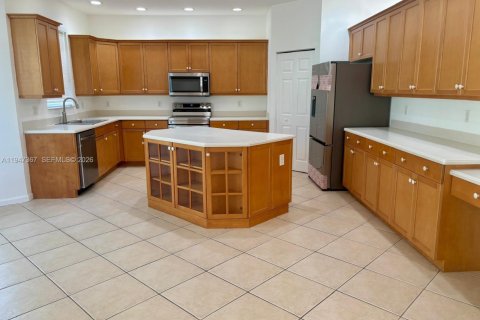 House in Miramar, Florida 4 bedrooms, 238.39 sq.m. № 2003374 - photo 7