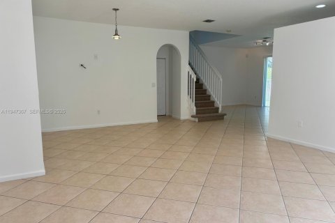 House in Miramar, Florida 4 bedrooms, 238.39 sq.m. № 2003374 - photo 18