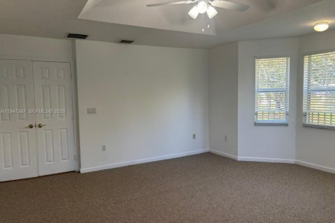 House in Miramar, Florida 4 bedrooms, 238.39 sq.m. № 2003374 - photo 27