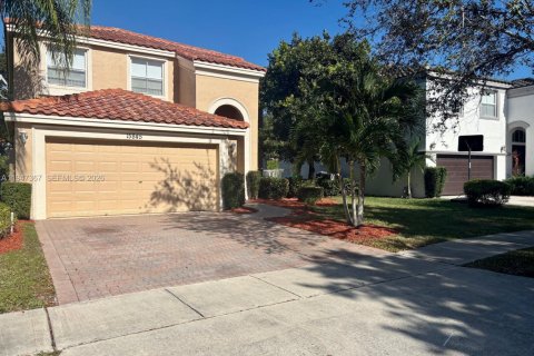 House in Miramar, Florida 4 bedrooms, 238.39 sq.m. № 2003374 - photo 5