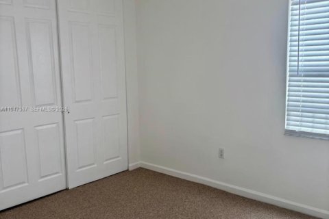 House in Miramar, Florida 4 bedrooms, 238.39 sq.m. № 2003374 - photo 24