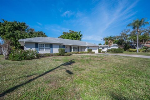 House in Belleair, Florida 3 bedrooms, 191.47 sq.m. № 2198719 - photo 6