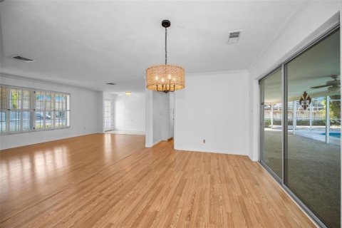 House in Belleair, Florida 3 bedrooms, 191.47 sq.m. № 2198719 - photo 23