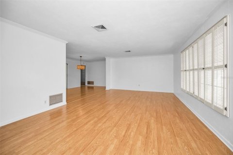 House in Belleair, Florida 3 bedrooms, 191.47 sq.m. № 2198719 - photo 18