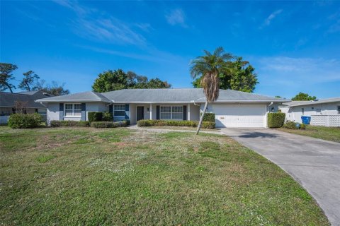 House in Belleair, Florida 3 bedrooms, 191.47 sq.m. № 2198719 - photo 4