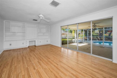 House in Belleair, Florida 3 bedrooms, 191.47 sq.m. № 2198719 - photo 29