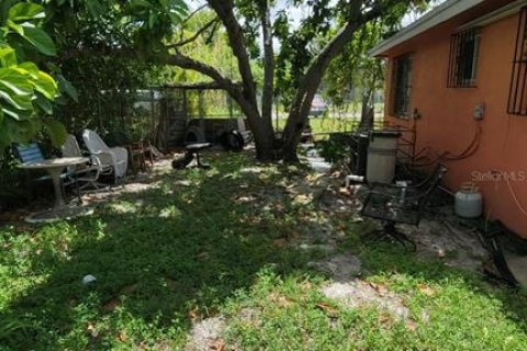 Propiedad comercial en venta en Miami, Florida, 4 dormitorios, 156.08 m2 № 220359 - foto 18