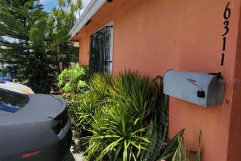 Propiedad comercial en venta en Miami, Florida, 4 dormitorios, 156.08 m2 № 220359 - foto 24