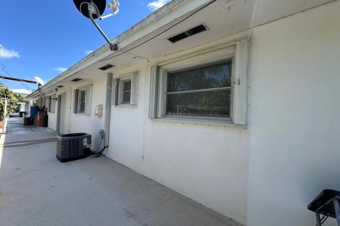 Condo in Lantana, Florida, 2 bedrooms № 2247303 - photo 24