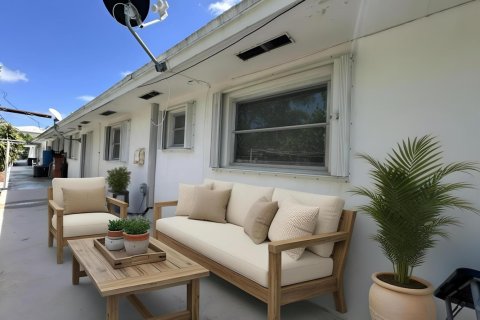 Condo in Lantana, Florida, 2 bedrooms № 2247303 - photo 23
