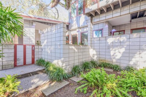 House in New Smyrna Beach, Florida 3 bedrooms, 191.38 sq.m. № 1528547 - photo 8