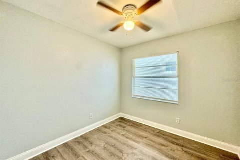Casa en alquiler en Tampa, Florida, 4 dormitorios, 105.54 m2 № 1910160 - foto 10