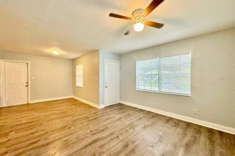 Casa en alquiler en Tampa, Florida, 4 dormitorios, 105.54 m2 № 1910160 - foto 3