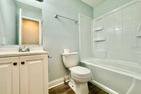 Casa en alquiler en Tampa, Florida, 4 dormitorios, 105.54 m2 № 1910160 - foto 13