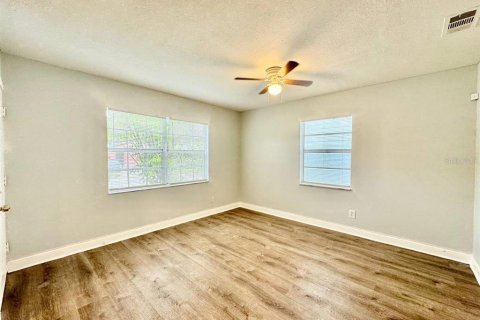 Casa en alquiler en Tampa, Florida, 4 dormitorios, 105.54 m2 № 1910160 - foto 4