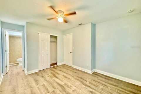 Casa en alquiler en Tampa, Florida, 4 dormitorios, 105.54 m2 № 1910160 - foto 22