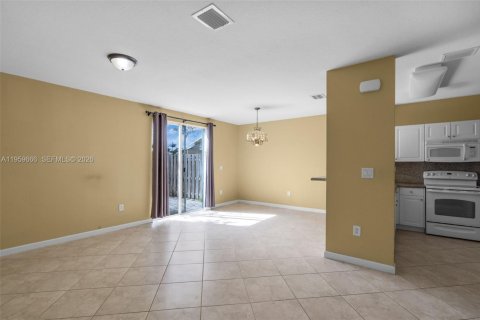Adosado en venta en Homestead, Florida, 3 dormitorios, 106.93 m2 № 2023437 - foto 6