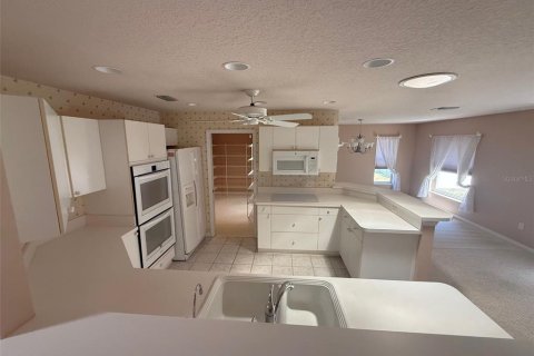 House in Ocala, Florida 3 bedrooms, 227.52 sq.m. № 2115528 - photo 16
