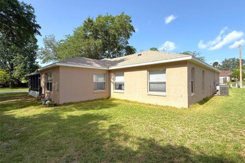 House in Ocala, Florida 3 bedrooms, 227.52 sq.m. № 2115528 - photo 9