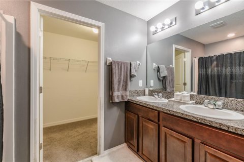House in Ruskin, Florida 4 bedrooms, 174.66 sq.m. № 1259658 - photo 23
