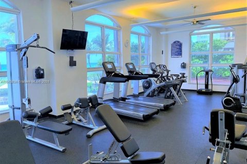 Condo in Hallandale Beach, Florida, 2 bedrooms  № 2077103 - photo 30
