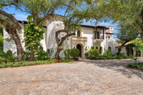 Casa en venta en Miami, Florida, 7 dormitorios, 622.63 m2 № 2076588 - foto 2