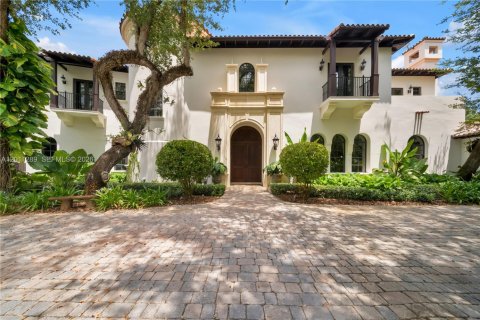 Casa en venta en Miami, Florida, 7 dormitorios, 622.63 m2 № 2076588 - foto 3