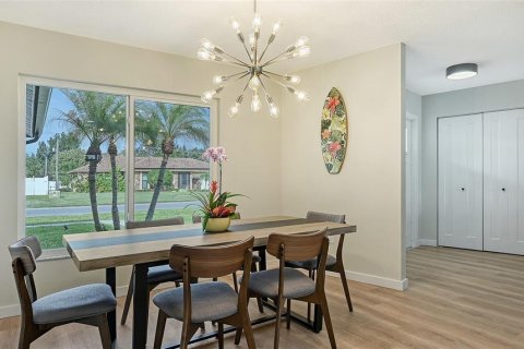 Villa ou maison à louer à Sarasota, Floride: 3 chambres, 179.21 m2 № 957680 - photo 13