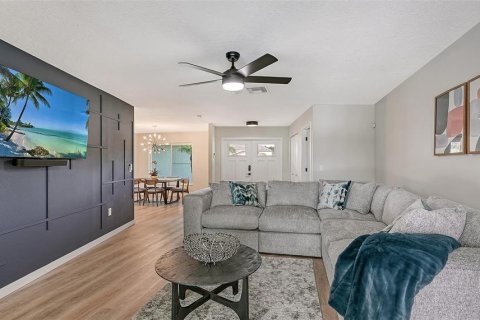 Villa ou maison à louer à Sarasota, Floride: 3 chambres, 179.21 m2 № 957680 - photo 12