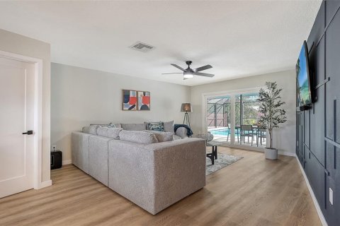Villa ou maison à louer à Sarasota, Floride: 3 chambres, 179.21 m2 № 957680 - photo 6