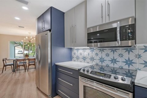 Villa ou maison à louer à Sarasota, Floride: 3 chambres, 179.21 m2 № 957680 - photo 24