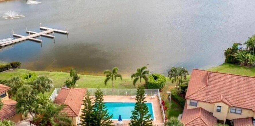 Touwnhouse à Wellington, Floride 3 chambres, 154.31 m2 № 1072507