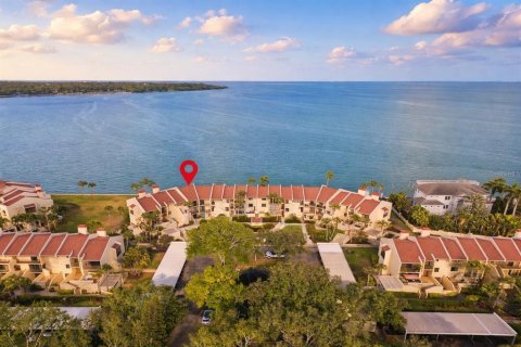 Condominio en Saint Petersburg, Florida, 2 dormitorios  № 2098376